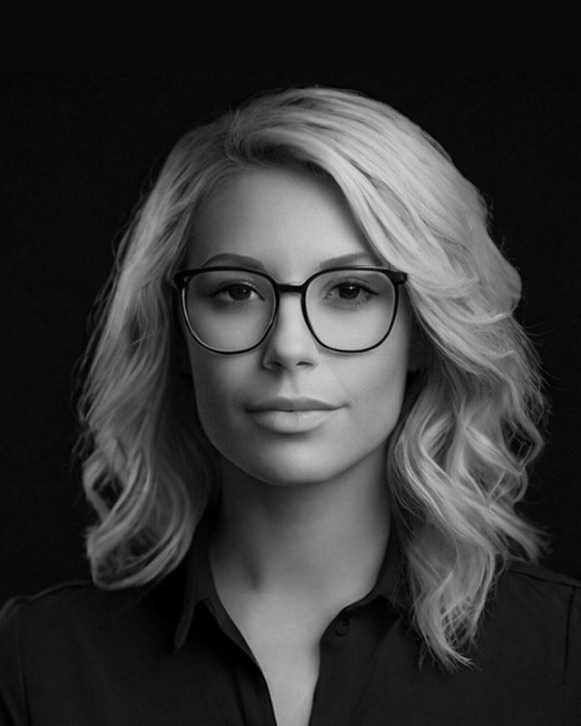 <span>Emma</span> <span>Müller</span>